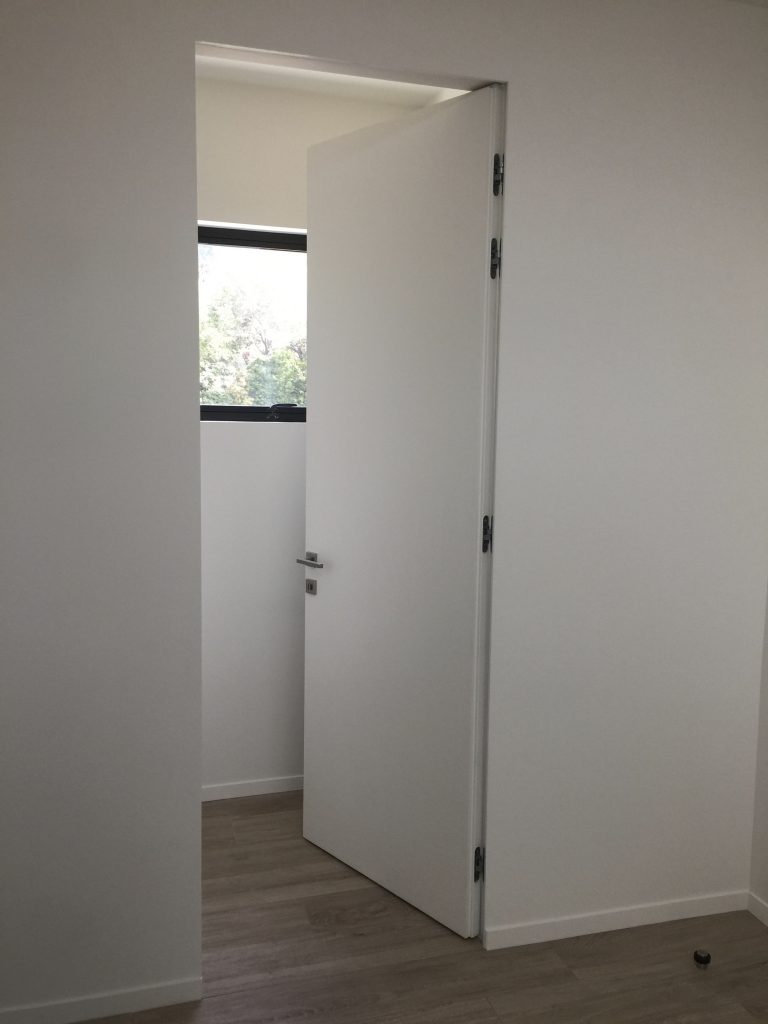 IMG_1662 | INSENSATION® NEW YORK | frameless doors | pivot entry doors