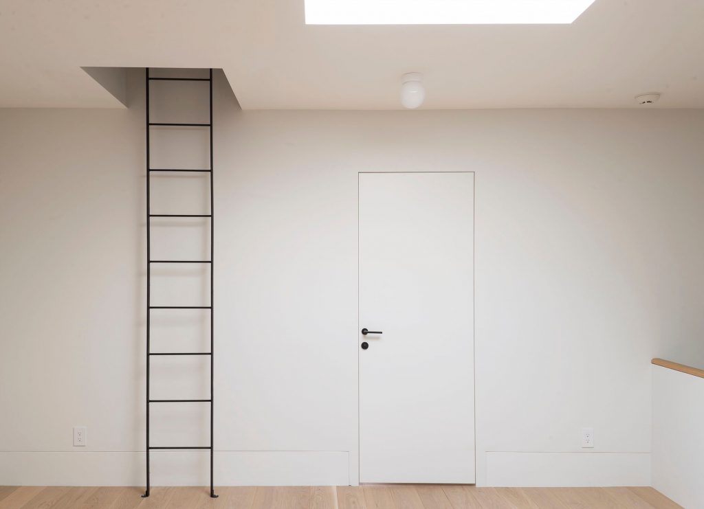 Insensation Frameless Door