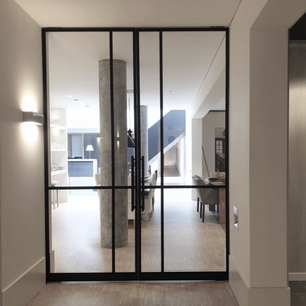 FINE LINE GLASS PARTITIONS